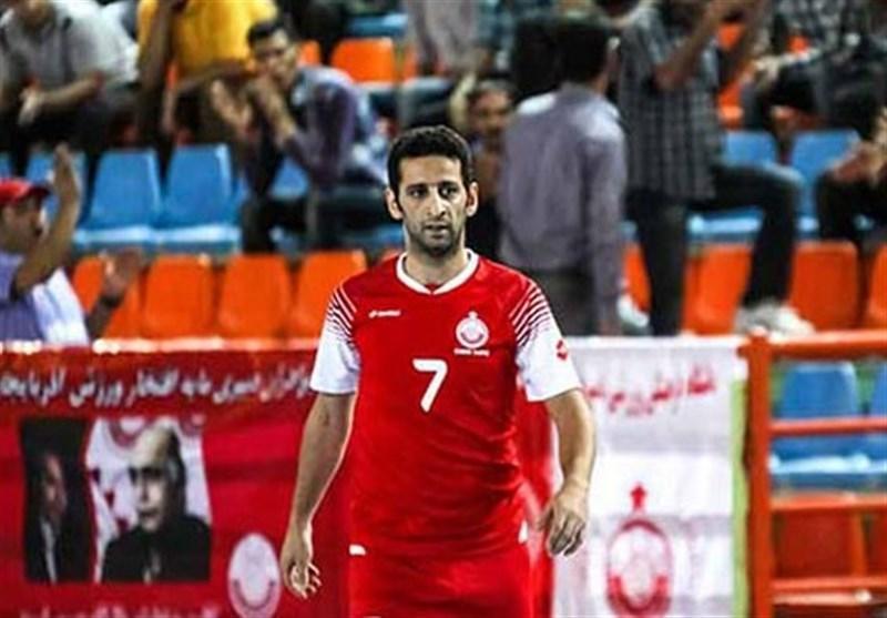 اصغری مقدم: در 11 دقیقه پایانی به بازیکنانم گفتم حق ندارید اصغری مقدم: در 11 دقیقه پایانی به بازیکنانم گفتم حق ندارید به سمت بازیکنان حریف بروید، داوران خودشان را به فوتسال ایران نرسانده اند