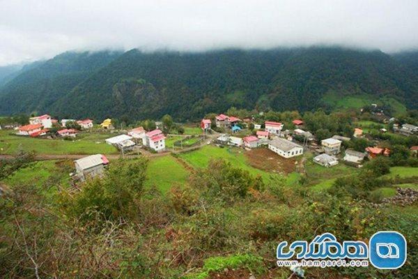 روستای گیلده یکی از روستاهای دیدنی استان گیلان است روستای گیلده یکی از روستاهای دیدنی استان گیلان است