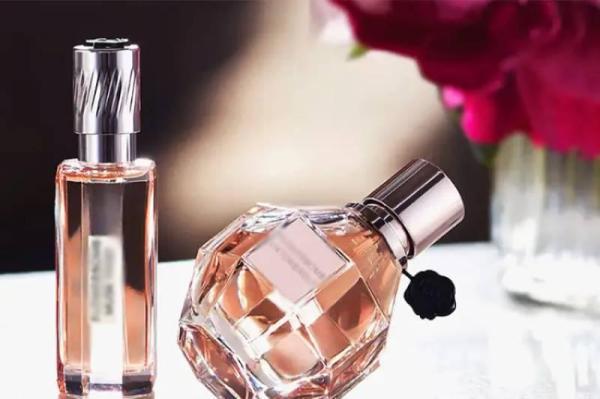 قیمت گران ترین عطر های تابستانه و خنک زنانه