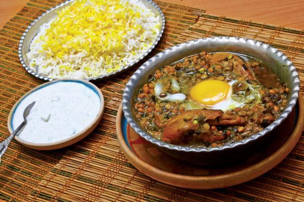 خوردنی ترین خورش گیلانی را با این روش درست کنید